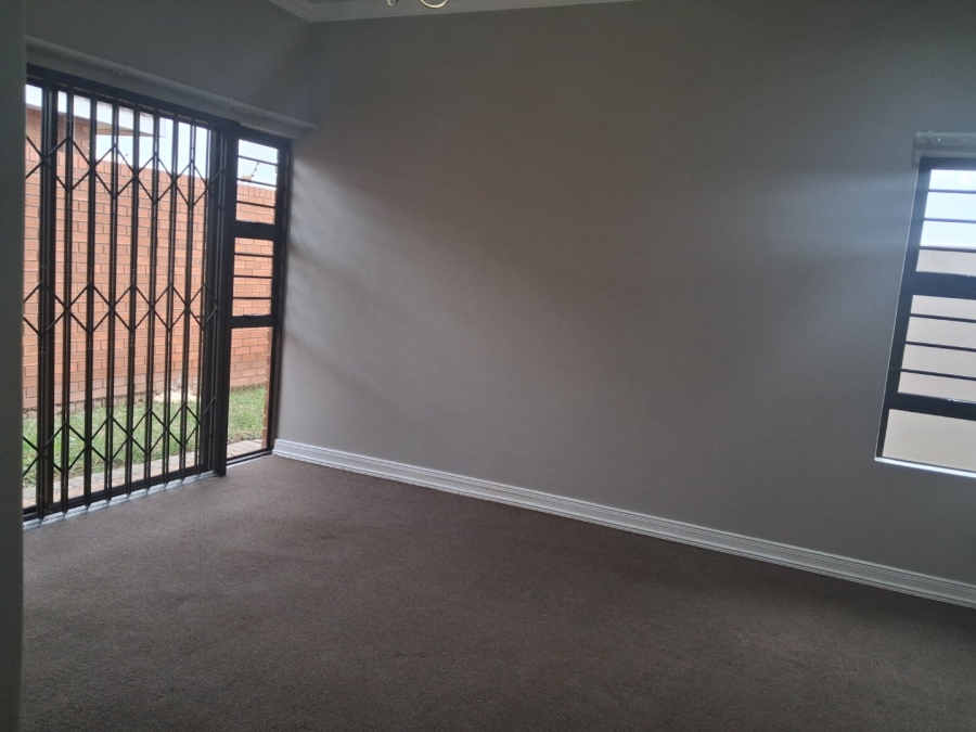 To Let 3 Bedroom Property for Rent in Hillside Free State